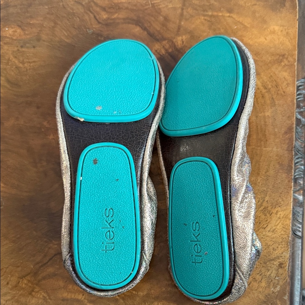 Love struck Ballet Flats with Blue Accent - Picture 4 of 6